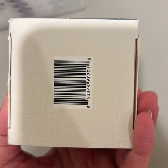 Veracity bioevolve moisturizer - Picture 3 of 5